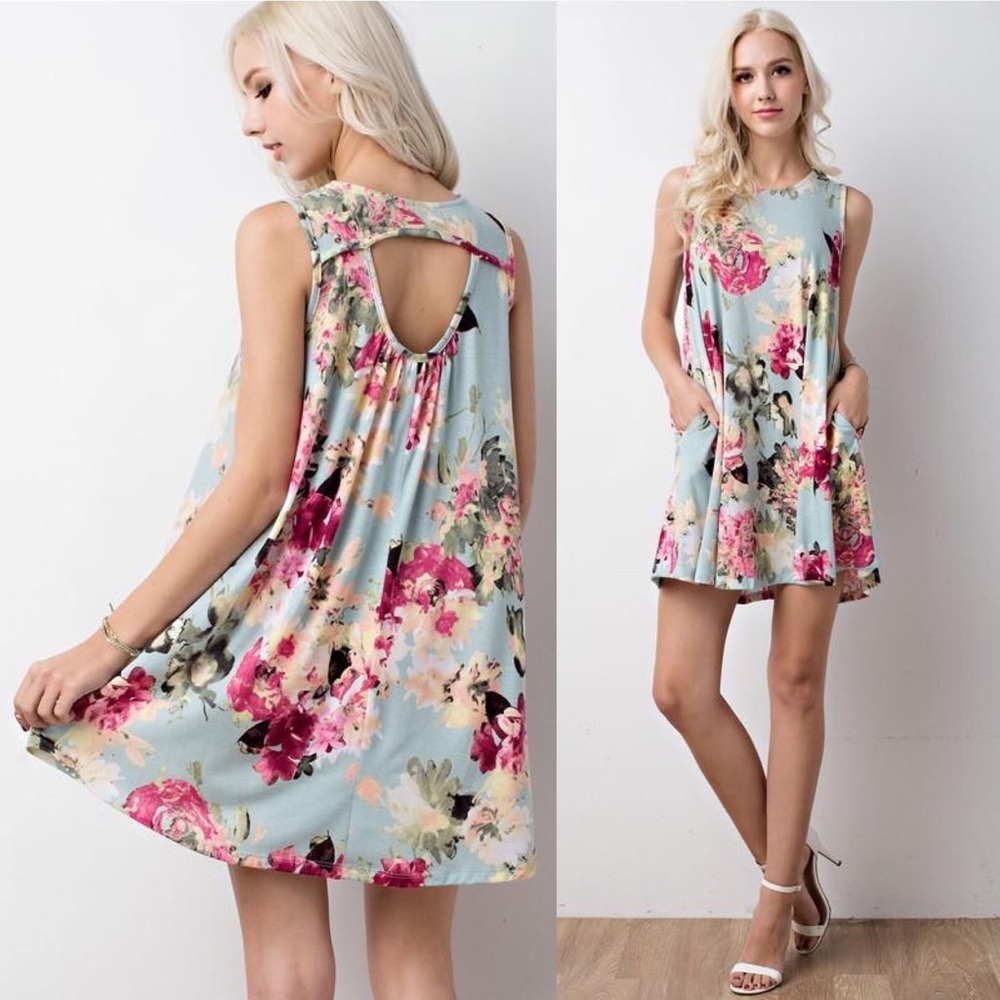 🎉HP🎉 Sage Green Cutout Back Floral Mini Dress - Picture 1 of 3